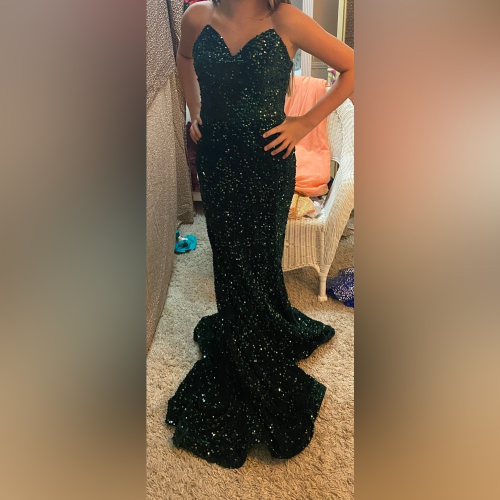 Lavetir gown